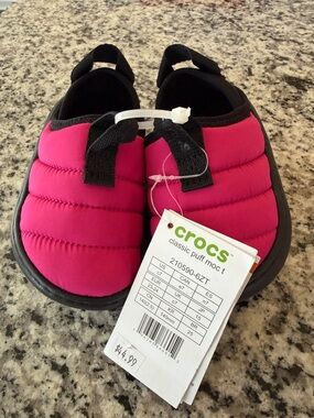 CROCS Kids Classic Puff Moc - Hot Pink and Black